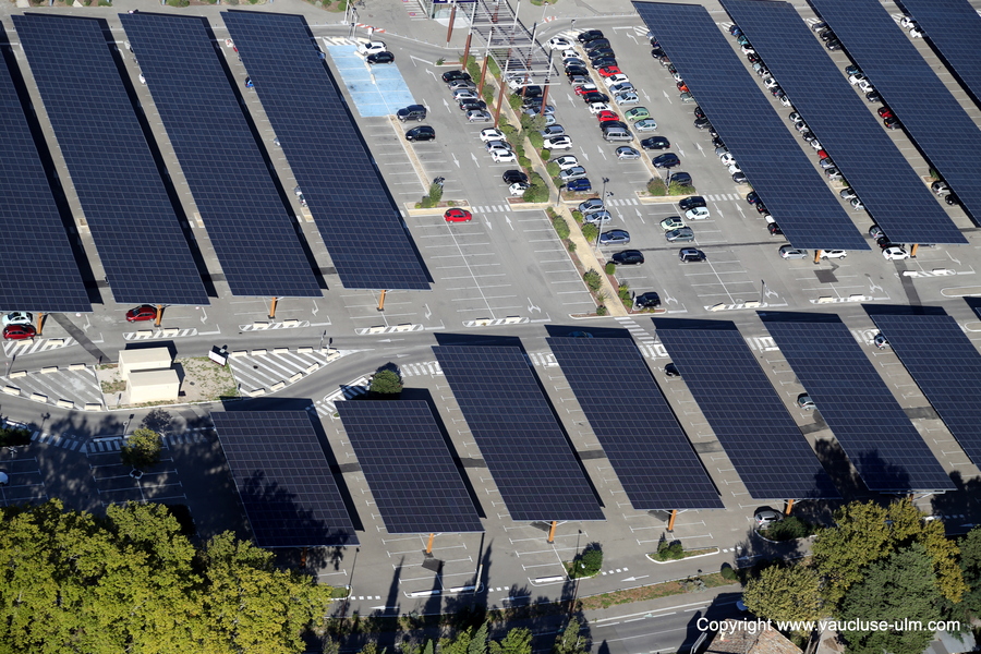 imagem Carport solar: a revolução em estacionamentos sustentáveis
